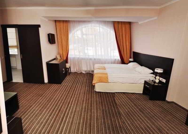 Optima Cherkasy Hotel Luaran gambar